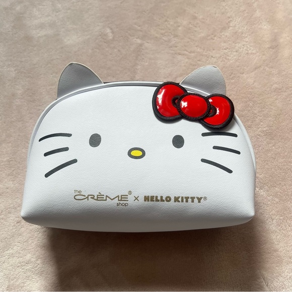 Hello Kitty Makeup Bag - Picture 1 of 6